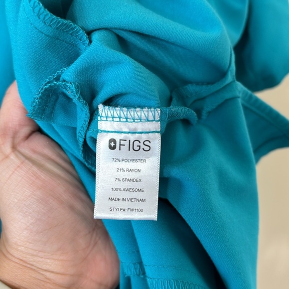 FIGS Scrub Casma Three-Pocket Scrub Top Teal Size Large - Picture 7 of 9